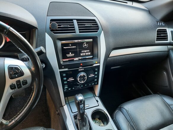 2013 Ford Explorer Sport V, белый, 1700000 рублей - вид 23