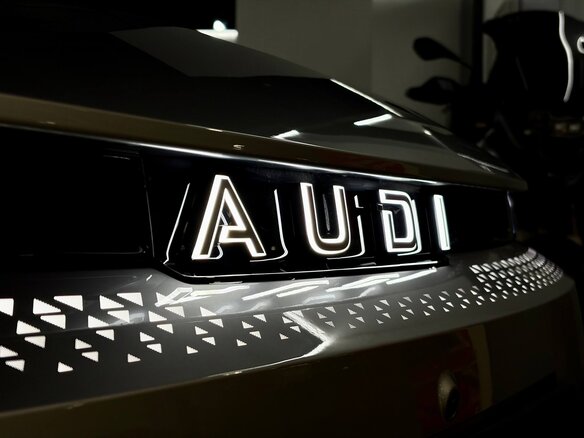 2025 Audi E5 100 kWh, серый - вид 10