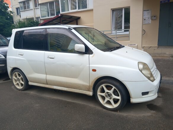 2000 Mitsubishi Dingo I, белый, 250000 рублей - вид 1