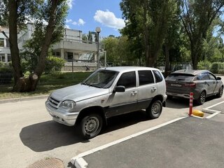 2004 Chevrolet Niva I, белый, 200000 рублей, вид 1