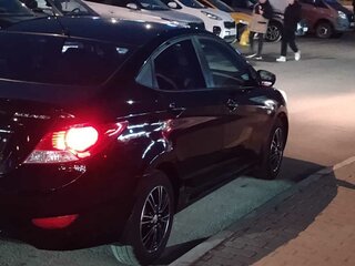 2013 Hyundai Solaris I, чёрный, 670000 рублей, вид 3