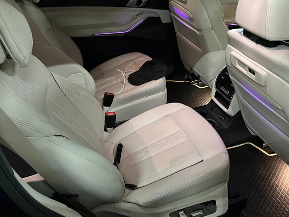 2020 BMW X7 40i I (G07), синий, 7000000 рублей - вид 7
