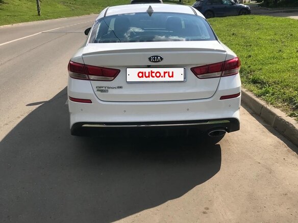 2019 Kia Optima IV Рестайлинг, белый, 1100000 рублей - вид 5