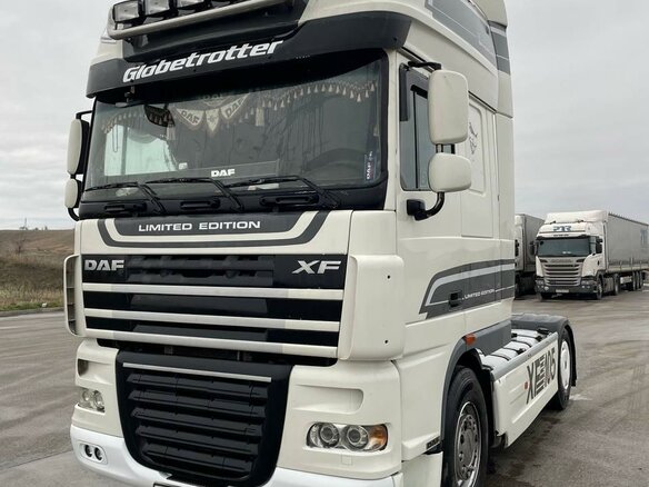 2010 DAF XF 105, белый, 4000000 рублей