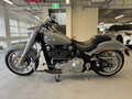 2024 Harley-Davidson Fat Boy, серебристый, 2650000 рублей - вид 1