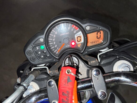 2011 Suzuki SFV 650 Gladius, белый, 420000 рублей - вид 13