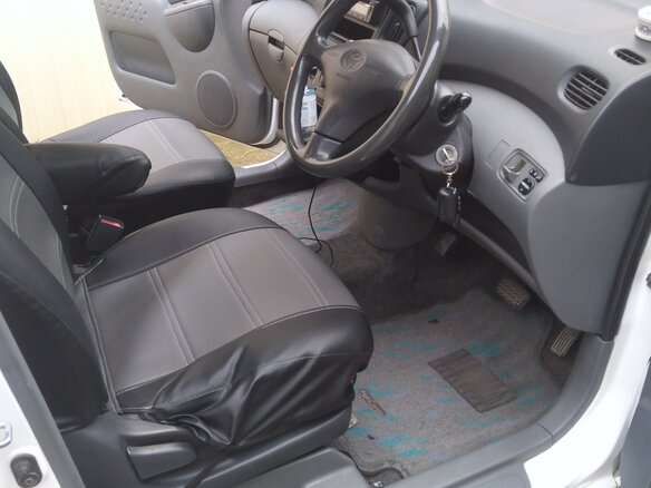 2001 Toyota FunCargo, белый, 550000 рублей - вид 10