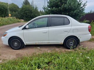 2000 Toyota Platz, белый, 280000 рублей, вид 4