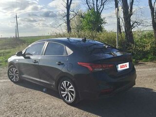 2017 Hyundai Solaris II, чёрный, 1300000 рублей, вид 2