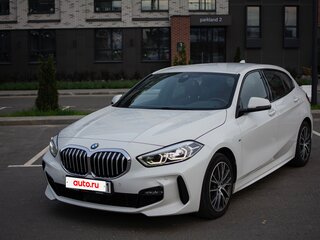 2020 BMW 1 серии 118i III (F40), белый, 1920000 рублей, вид 2
