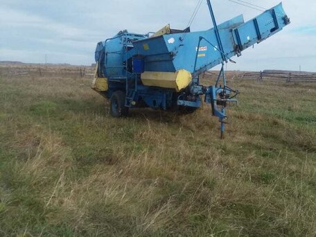 1998 Agromet Anna Z-644, синий, 830000 рублей, вид 1