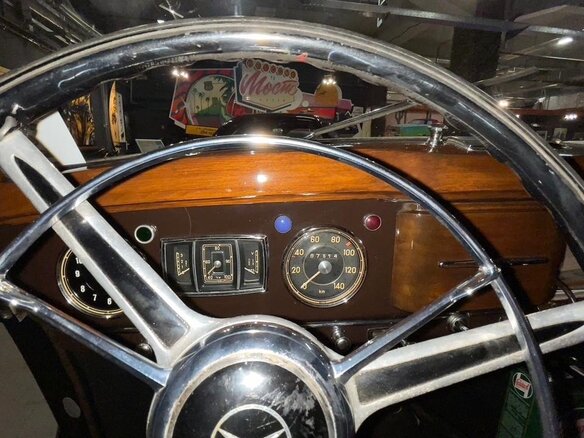 1951 Mercedes-Benz W136, чёрный - вид 4
