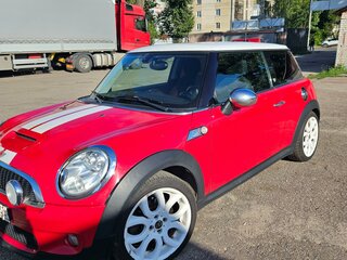 2007 Mini Hatch Cooper S II (R56), красный, 990000 рублей, вид 1