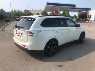 2013 Mitsubishi Outlander III, белый, 1230000 рублей, вид 4