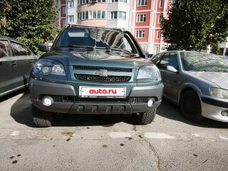 2012 Chevrolet Niva I Рестайлинг, зелёный, 700000 рублей, вид 3