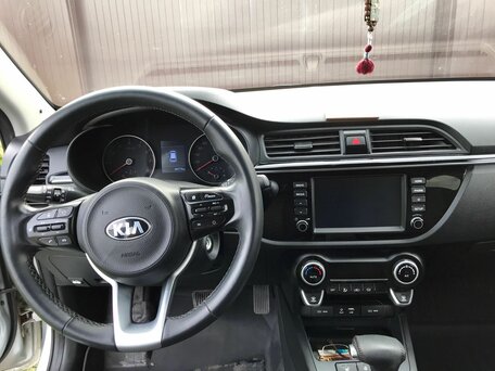 2019 Kia Rio X-Line IV, серебристый, 1599000 рублей, вид 4