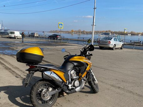 2009 Honda XL700V Transalp, золотистый, 490000 рублей, вид 2