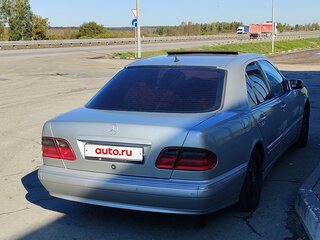 2001 Mercedes-Benz E-Класс 200 II (W210, S210) Рестайлинг, серебристый, 650000 рублей, вид 2