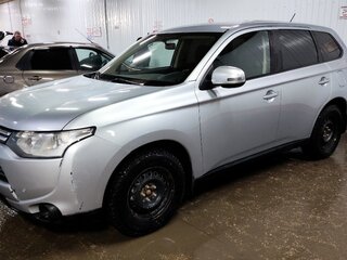 2013 Mitsubishi Outlander III, серебристый, 1399999 рублей, вид 2