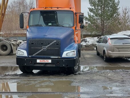2002 Volvo VNM, оранжевый, 1050000 рублей, вид 3