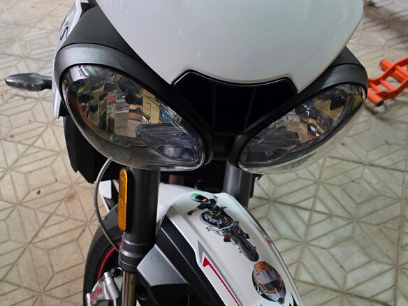 2019 Triumph Street Triple, белый, 950000 рублей - вид 13