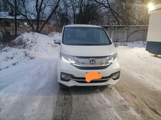 2016 Honda Stepwgn Spada V, белый, 2700000 рублей, вид 4
