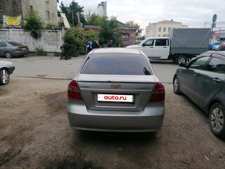 2011 Chevrolet Aveo I Рестайлинг, серебристый, 300000 рублей, вид 3