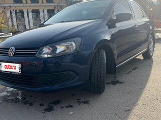 2014 Volkswagen Polo V, синий, 829000 рублей, вид 3