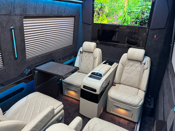 2024 Mercedes-Benz Sprinter, чёрный, 29990000 рублей