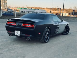 2021 Dodge Challenger III Рестайлинг 2, серебристый, 2750000 рублей, вид 4