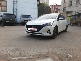 2020 Hyundai Solaris II Рестайлинг, белый, 920000 рублей, вид 2
