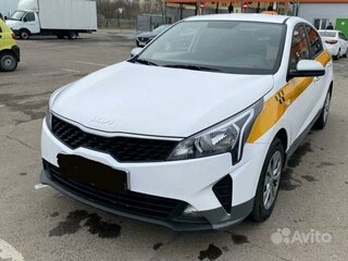 2022 Kia Rio IV Рестайлинг, белый, 1285000 рублей, вид 1