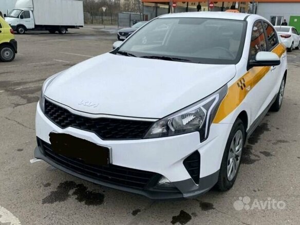 2022 Kia Rio IV Рестайлинг, белый, 1285000 рублей