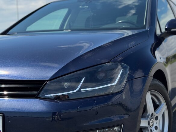 2013 Volkswagen Golf VII, синий, 1090000 рублей - вид 1