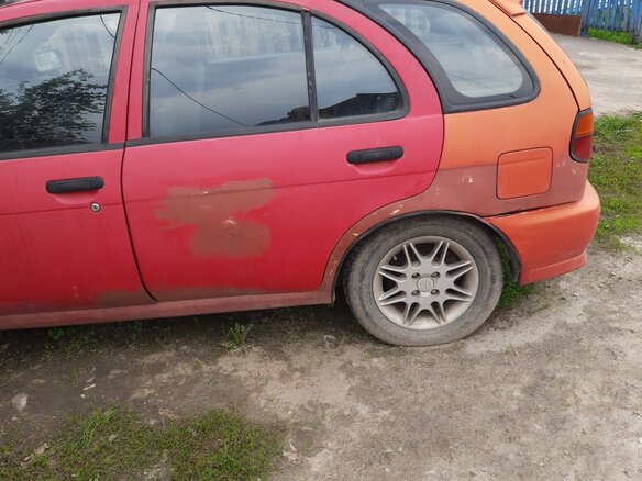 1997 Nissan Almera I (N15), красный, 30000 рублей - вид 2