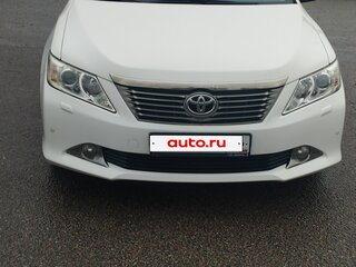 2013 Toyota Camry VII (XV50), белый, 2300000 рублей, вид 2