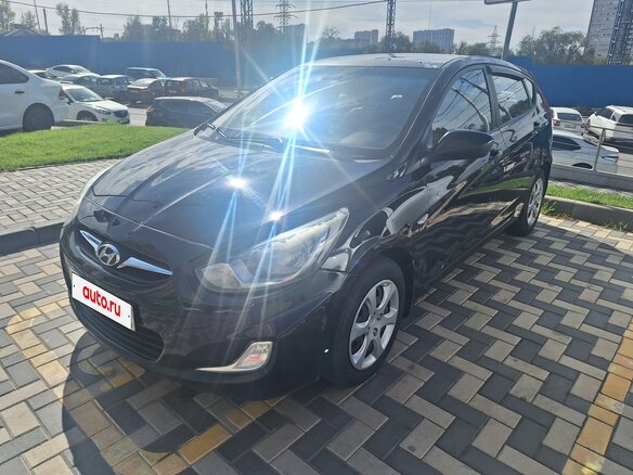 2012 Hyundai Solaris I, чёрный, 700000 рублей