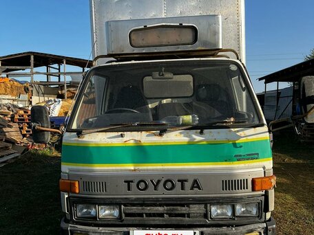 1990 Toyota TownAce, серебристый, 670000 рублей, вид 2