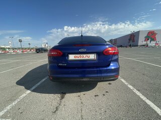 2017 Ford Focus III Рестайлинг, синий, 900000 рублей, вид 4