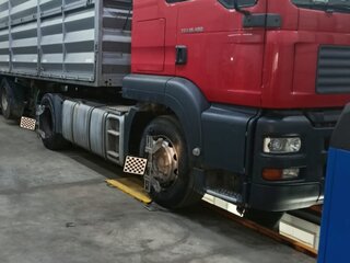 2008 MAN TGA, красный, 5000000 рублей, вид 1
