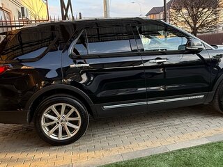 2017 Ford Explorer V Рестайлинг, чёрный, 2950000 рублей, вид 3