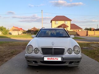2000 Mercedes-Benz E-Класс 320 II (W210, S210) Рестайлинг, белый, 800000 рублей, вид 1