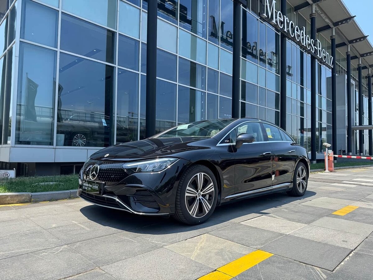 Открыть фотографии: Mercedes-Benz EQE