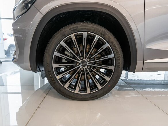2026 Geely Monjaro I Рестайлинг, серебристый - вид 10