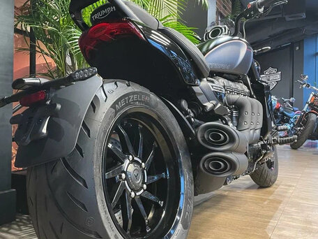 2025 Triumph Rocket 3, серый, 3700000 рублей, вид 5