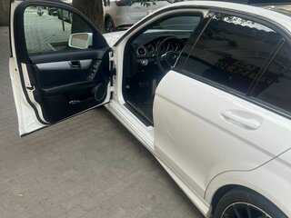 2013 Mercedes-Benz C-Класс 250 III (W204) Рестайлинг, белый, 1900000 рублей, вид 4