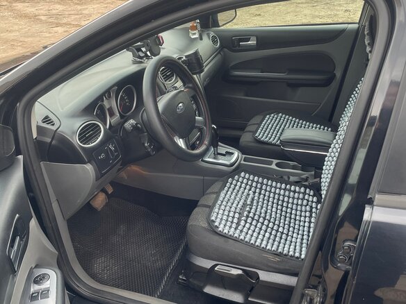 2011 Ford Focus II Рестайлинг, чёрный, 600000 рублей - вид 4