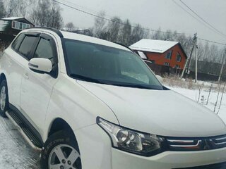 2012 Mitsubishi Outlander III, белый, 1400000 рублей, вид 1