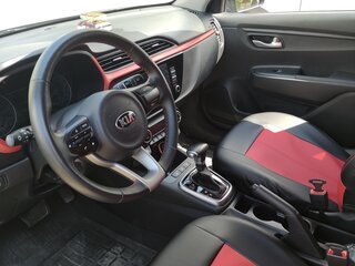2020 Kia Rio X IV Рестайлинг, чёрный, 1990000 рублей, вид 4