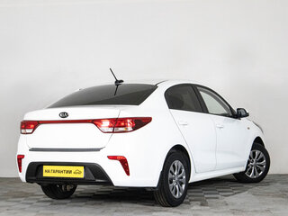 2019 Kia Rio IV, белый, 1299000 рублей, вид 4